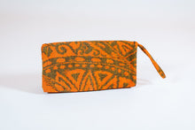 Load image into Gallery viewer, Clutch Purse of Vintage Kimono Fabric