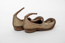 Load image into Gallery viewer, Afghani Pashtun Wedding Slippers
